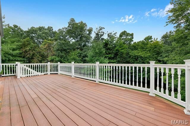 16 Golden Maples Court, Lake St Louis, MO 63367