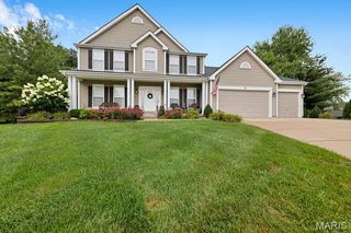 16 Golden Maples Court, Lake St Louis, MO 63367