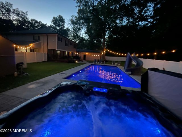 225 W Bird Village Road, Jackson, NJ 08527