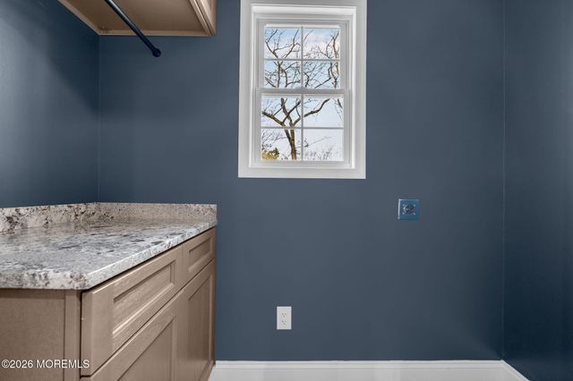 225 W Bird Village Road, Jackson, NJ 08527