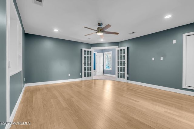 225 W Bird Village Road, Jackson, NJ 08527