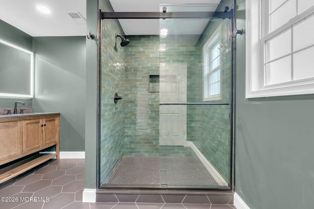 225 W Bird Village Road, Jackson, NJ 08527