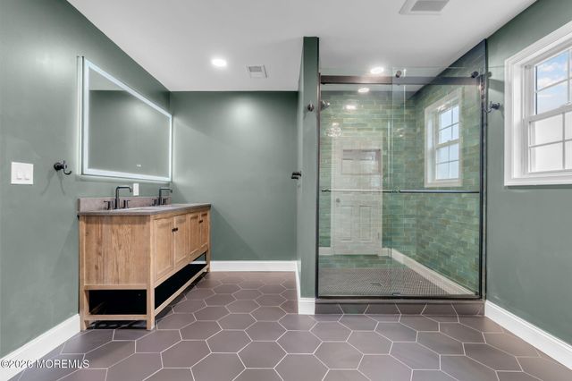 225 W Bird Village Road, Jackson, NJ 08527