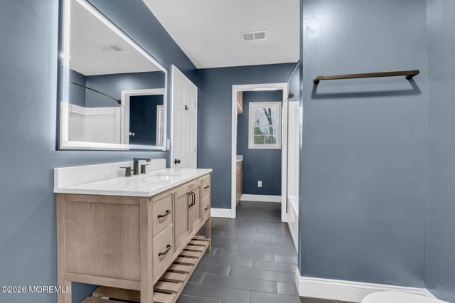 225 W Bird Village Road, Jackson, NJ 08527