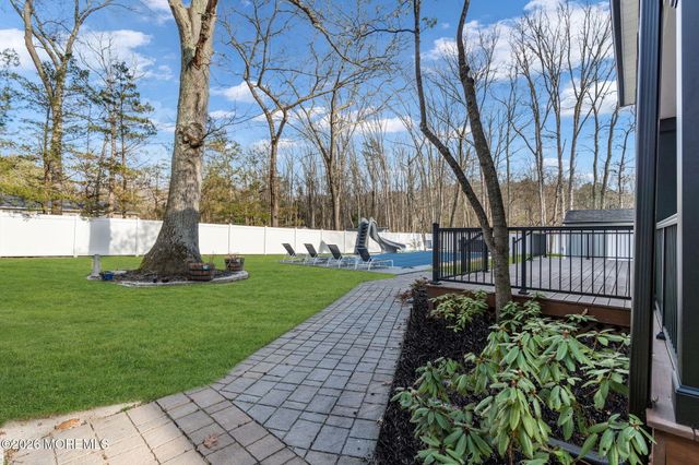 225 W Bird Village Road, Jackson, NJ 08527