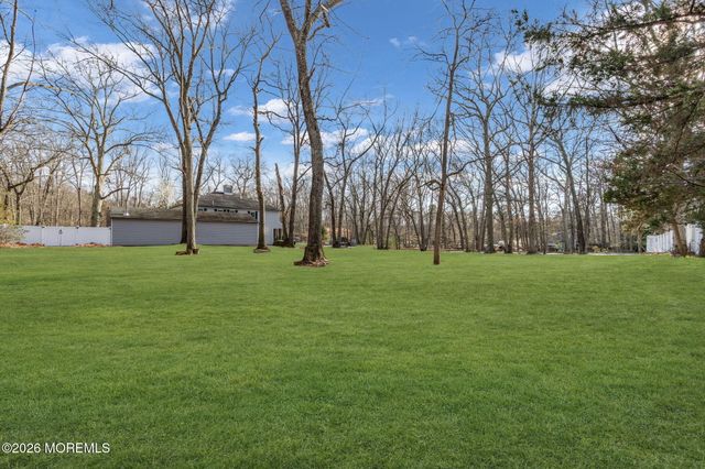 225 W Bird Village Road, Jackson, NJ 08527