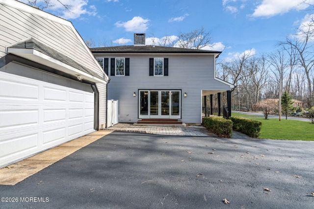 225 W Bird Village Road, Jackson, NJ 08527