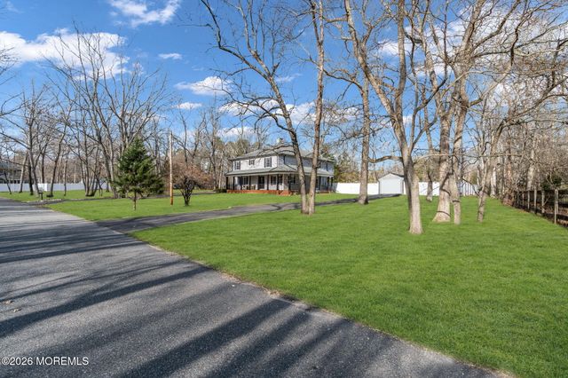 225 W Bird Village Road, Jackson, NJ 08527