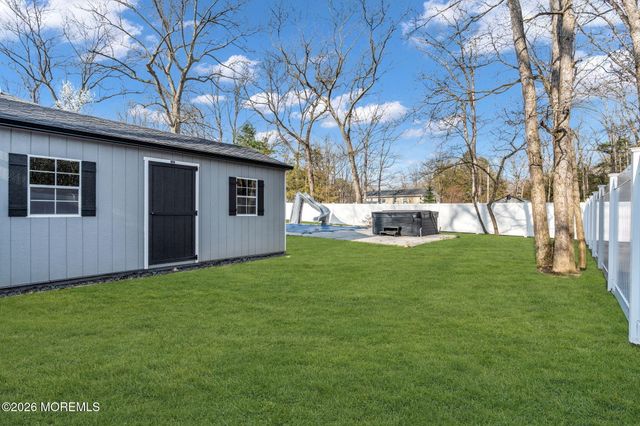 225 W Bird Village Road, Jackson, NJ 08527