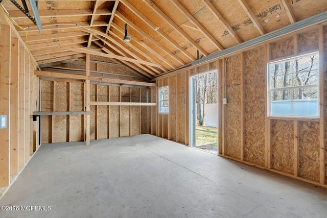 225 W Bird Village Road, Jackson, NJ 08527