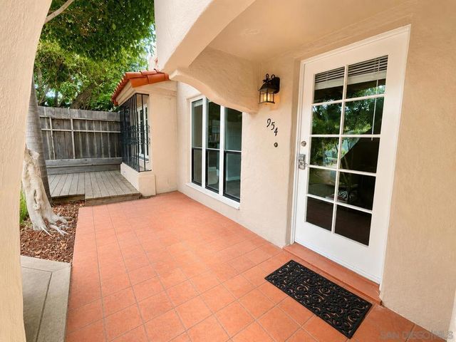 950 B Avenue, Coronado, CA 92118