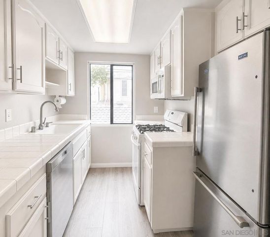 950 B Avenue, Coronado, CA 92118