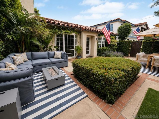 950 B Avenue, Coronado, CA 92118