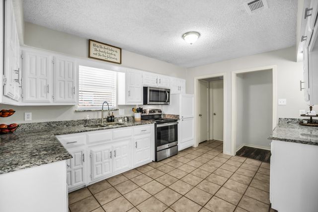 5902 Fawn Valley Lane, Rowlett, TX 75089