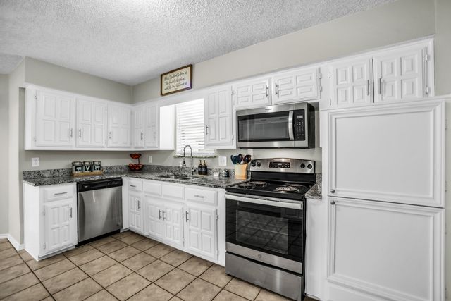 5902 Fawn Valley Lane, Rowlett, TX 75089