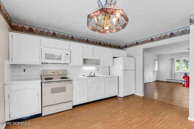7 Connecticut Drive, B, Whiting, NJ 08759