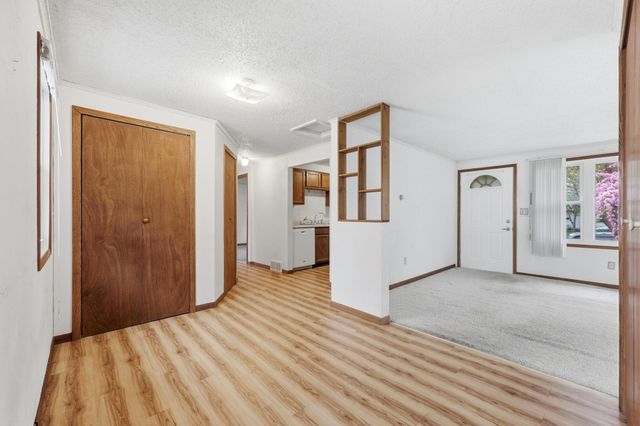 621 19th Street N, Moorhead, MN 56560