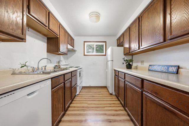 621 19th Street N, Moorhead, MN 56560