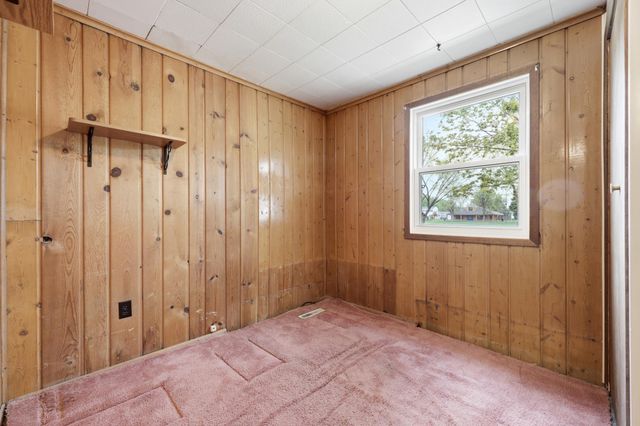 621 19th Street N, Moorhead, MN 56560
