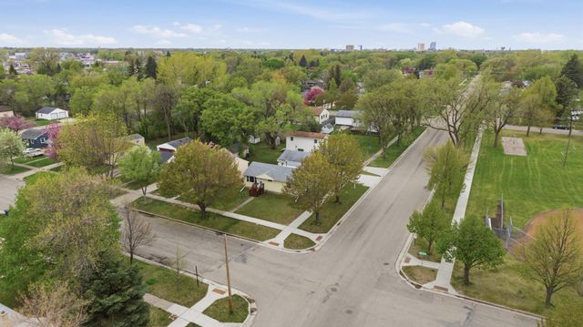 621 19th Street N, Moorhead, MN 56560