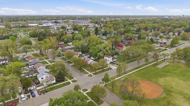 621 19th Street N, Moorhead, MN 56560