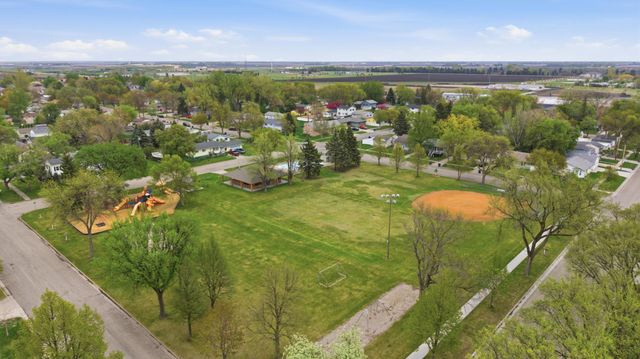 621 19th Street N, Moorhead, MN 56560