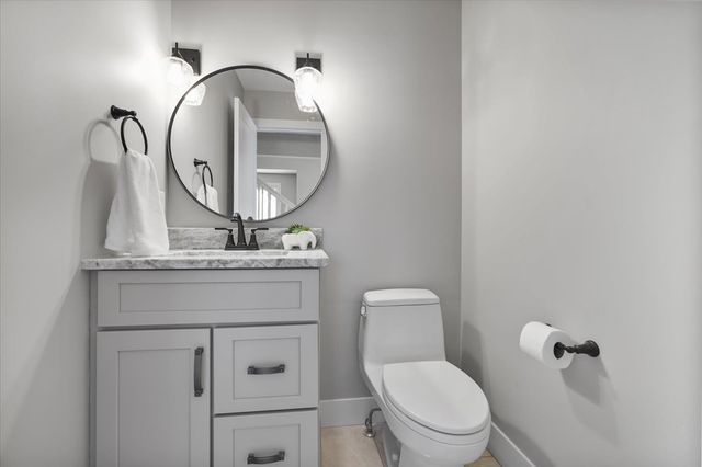 10 Prenzler Drive, Bloomington, IL 61704