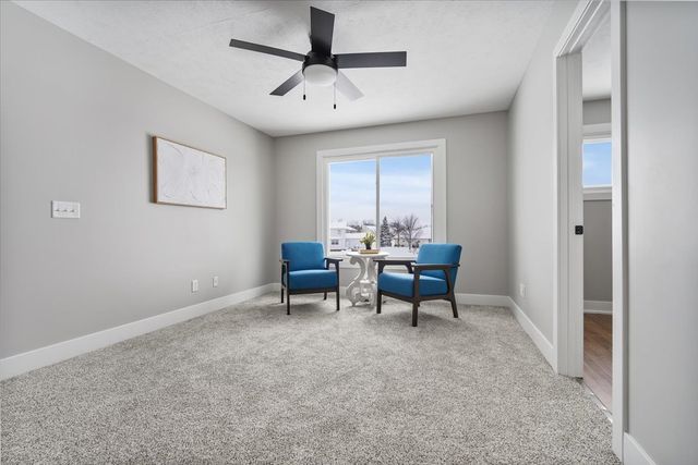 10 Prenzler Drive, Bloomington, IL 61704