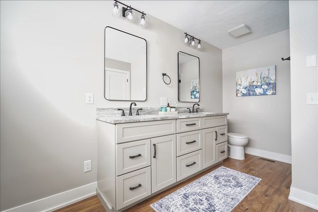 10 Prenzler Drive, Bloomington, IL 61704