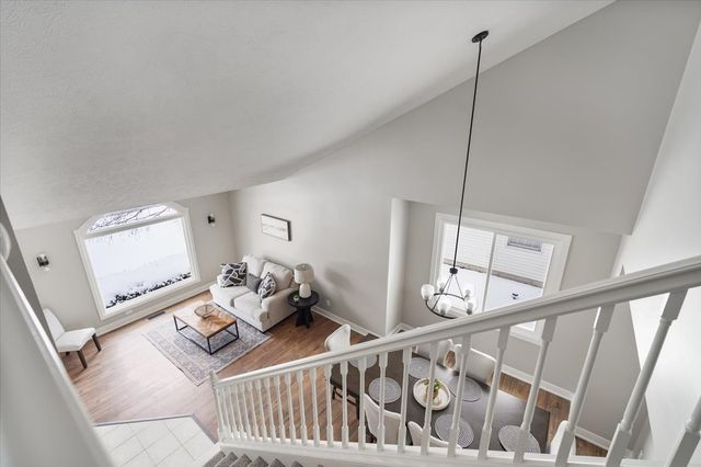 10 Prenzler Drive, Bloomington, IL 61704