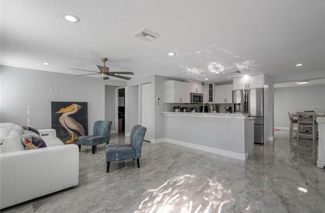 2927 W HENRY AVENUE, Tampa, FL 33614