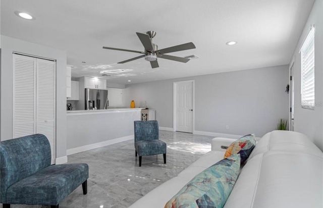 2927 W HENRY AVENUE, Tampa, FL 33614