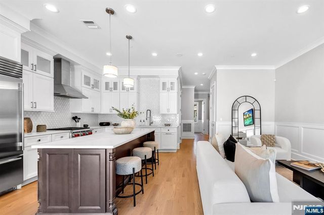 16 Gabriel Court 16, Paramus, NJ 07652