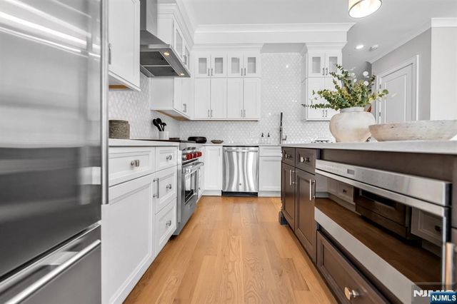 16 Gabriel Court 16, Paramus, NJ 07652