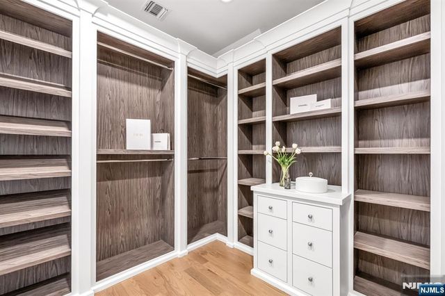 16 Gabriel Court 16, Paramus, NJ 07652