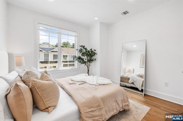 16 Gabriel Court 16, Paramus, NJ 07652