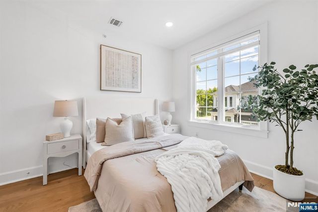 16 Gabriel Court 16, Paramus, NJ 07652