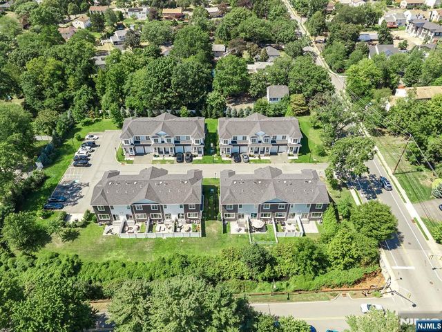 16 Gabriel Court 16, Paramus, NJ 07652