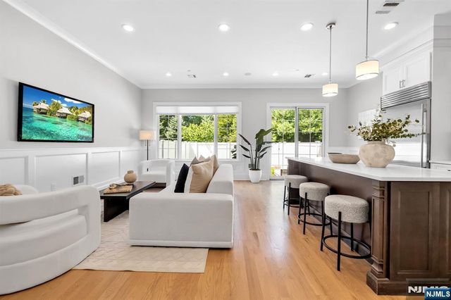 16 Gabriel Court 16, Paramus, NJ 07652