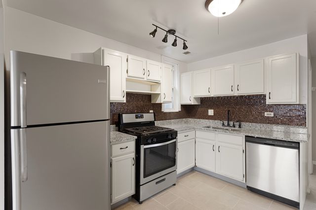 3707 W Mclean Avenue, Chicago, IL 60647