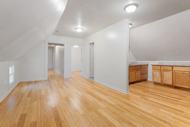 3707 W Mclean Avenue, Chicago, IL 60647