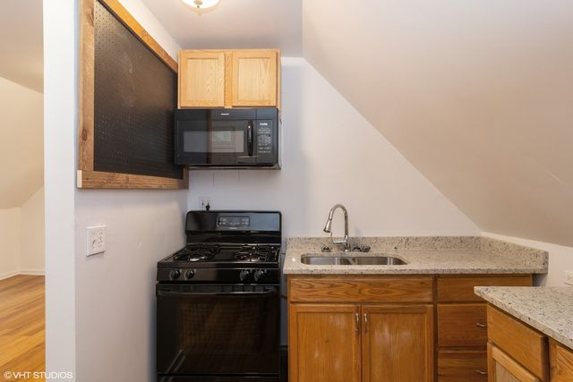 3707 W Mclean Avenue, Chicago, IL 60647