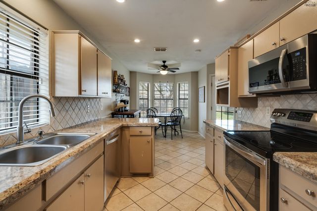 5306 LONG LEAF DRIVE, Wichita Falls, TX 76310