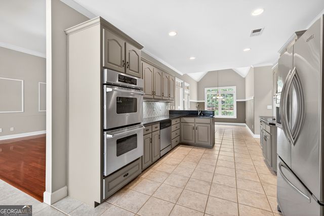 564 Richmond Place, Loganville, GA 30052