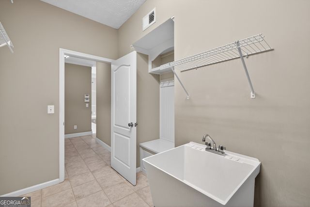 564 Richmond Place, Loganville, GA 30052