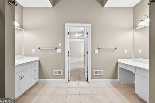 564 Richmond Place, Loganville, GA 30052