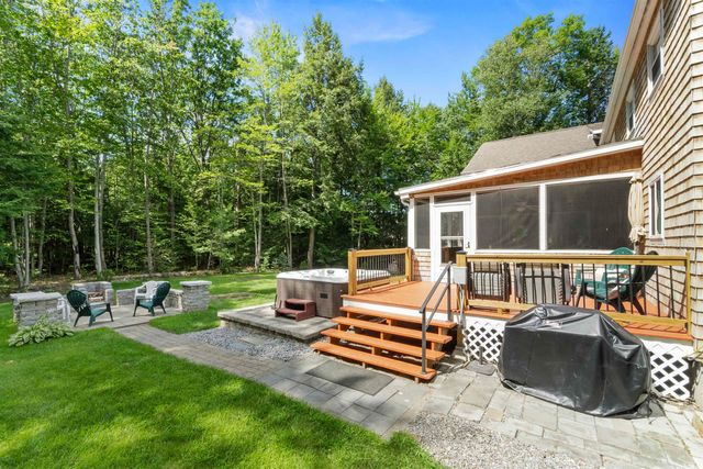 16 Hampshire Drive, Gilford, NH 03249