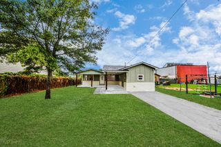207 E Defee Avenue, Baytown, TX 77520