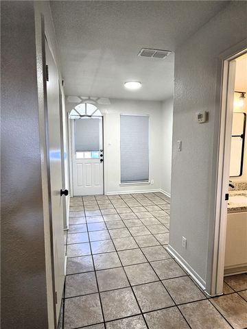 4816 Delwood St 3, Corpus Christi, TX 78413