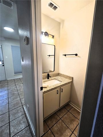 4816 Delwood St 3, Corpus Christi, TX 78413